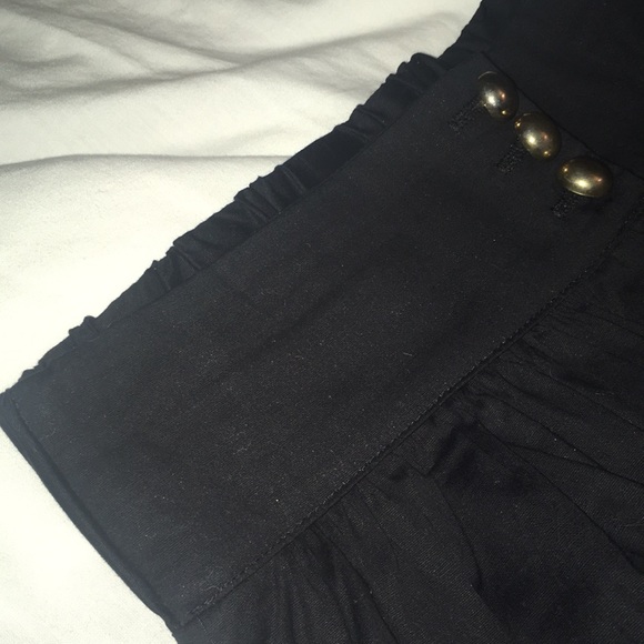 Adorable black and gold button high waist skirt - Picture 5 of 9